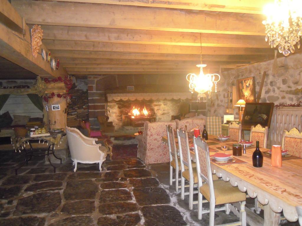 Le Francillon Bed and Breakfast Les Estables Εξωτερικό φωτογραφία